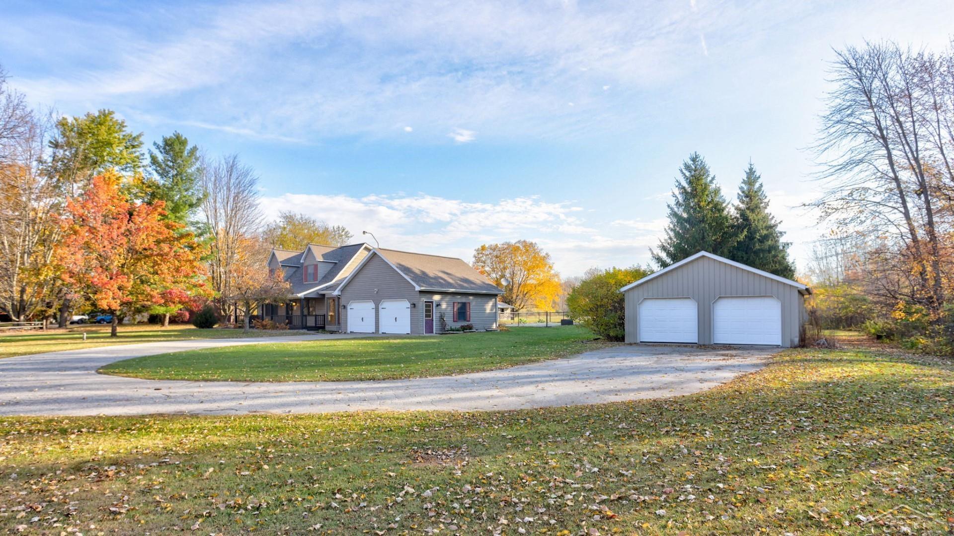 6650 Mielke Road Freeland, MI 48623 - Photo 8 of 80 50094292-7.JPG