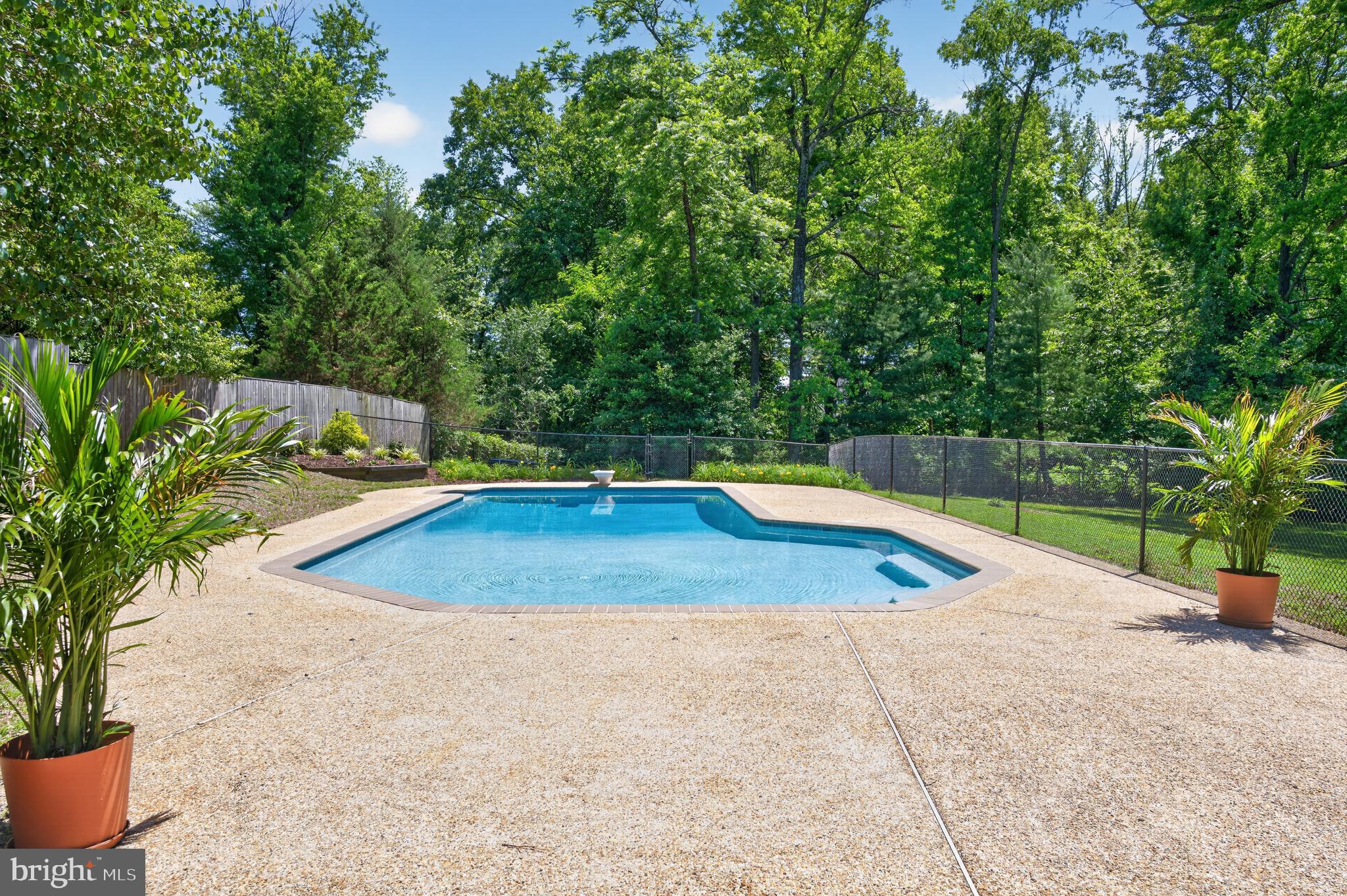 6727 Newington Road Lorton, VA 22079 - Photo 6 of 51