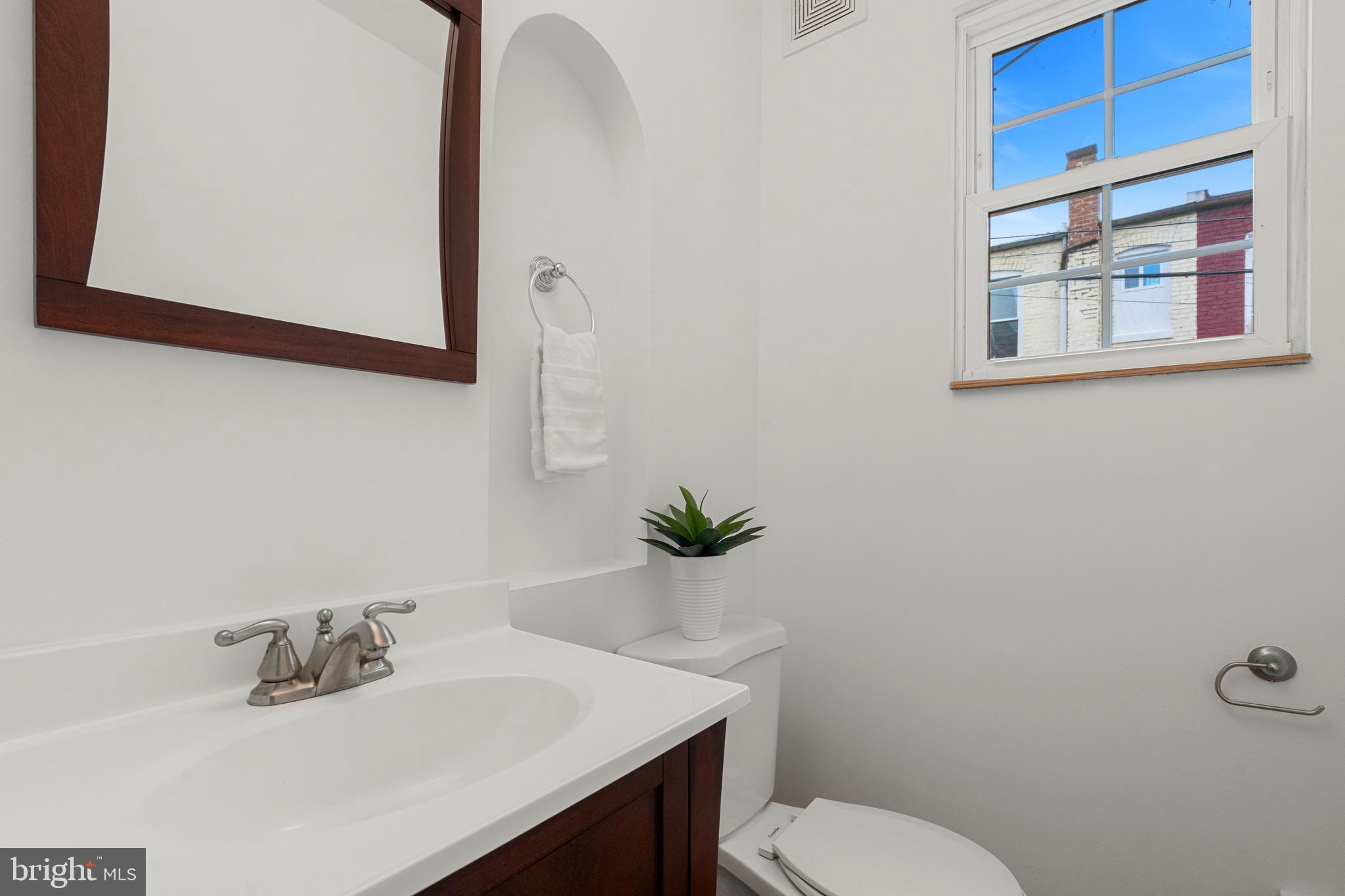 774 Columbia Road Northwest Washington, DC 20001 - Photo 10 of 33