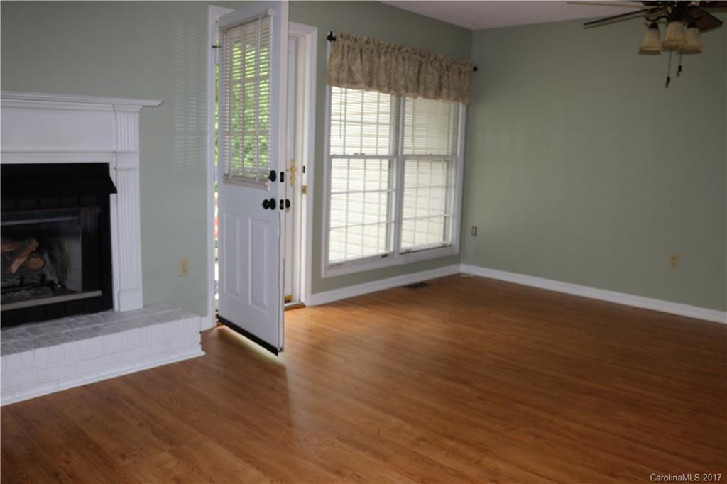 134 Chelsea Road, Unit 134 Waynesville, NC 28786 - Photo 4 of 15 Gallery Image 4