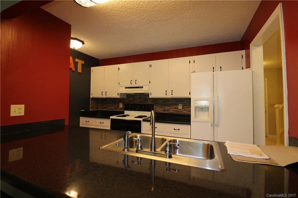 134 Chelsea Road, Unit 134 Waynesville, NC 28786 - Photo 7 of 15 Gallery Image 7