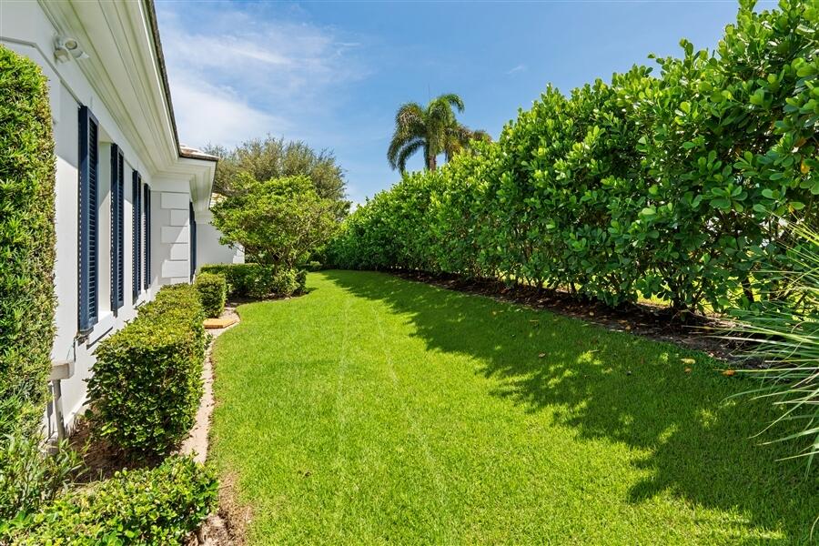 11 Country Road East Boynton Beach, FL 33436 - Photo 38 of 43 dash_GREENSPACE