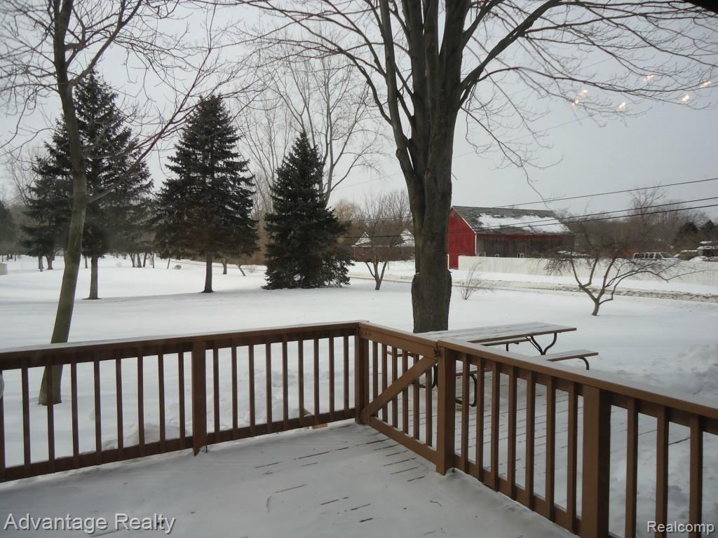 52155 Fairchild Road New Baltimore, MI 48051 - Photo 10 of 32 DSC04078.jpg