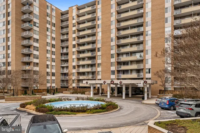 $219,900 | 3001 Veazey Terrace Northwest, Unit 201, Washington, DC 20008