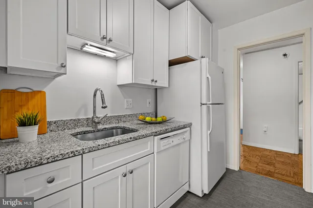$219,900 | 3001 Veazey Terrace Northwest, Unit 201, Washington, DC 20008