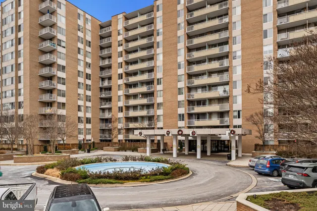 $219,900 | 3001 Veazey Terrace Northwest, Unit 201, Washington, DC 20008