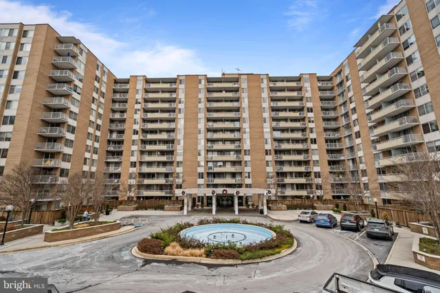 $219,900 | 3001 Veazey Terrace Northwest, Unit 201, Washington, DC 20008