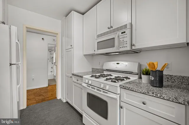 $219,900 | 3001 Veazey Terrace Northwest, Unit 201, Washington, DC 20008