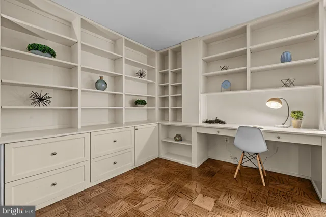 $219,900 | 3001 Veazey Terrace Northwest, Unit 201, Washington, DC 20008