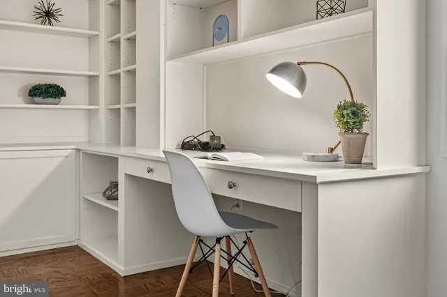 $219,900 | 3001 Veazey Terrace Northwest, Unit 201, Washington, DC 20008