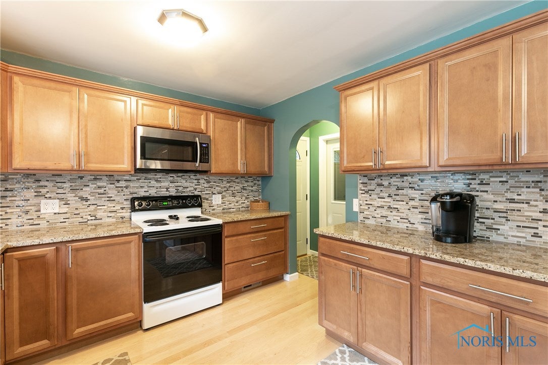 1113 Harrow Road Toledo, OH 43615 - Photo 3 of 28 Gallery Image 3
