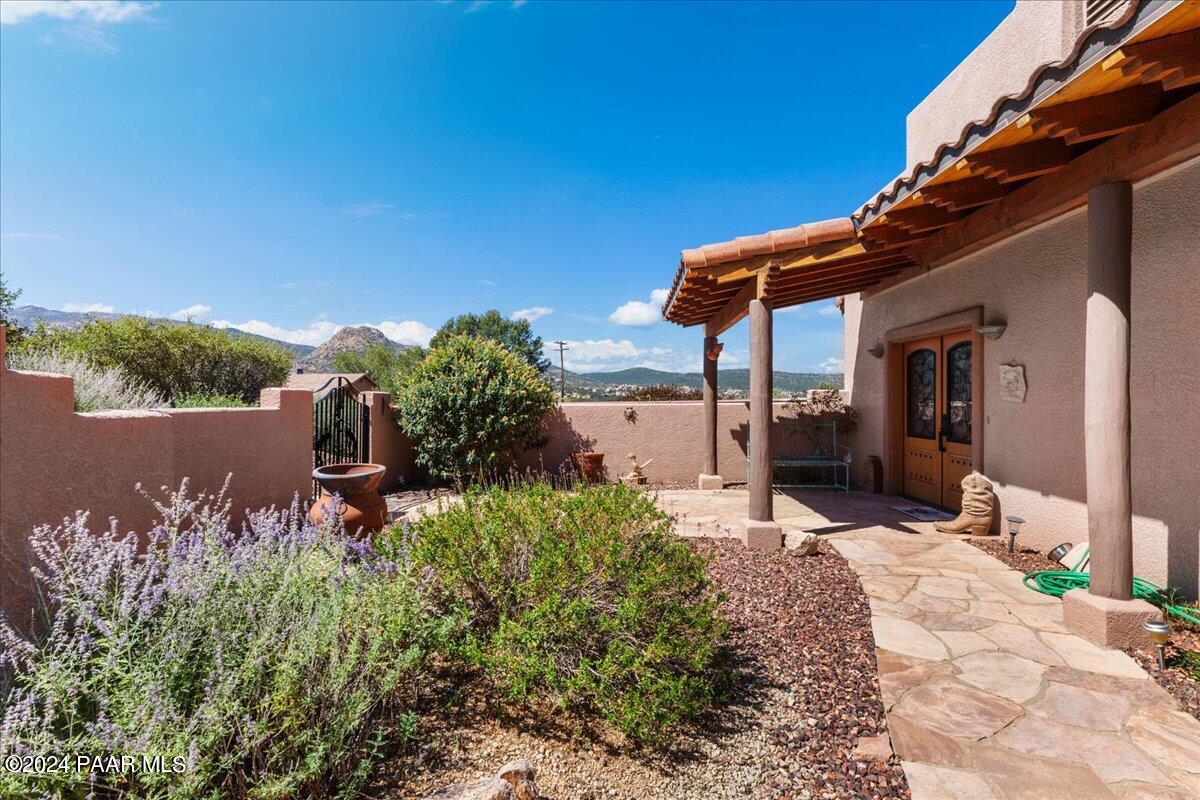 4540 West Old Stage Road Prescott, AZ 86305 - Photo 3 of 42 03-Front Entry