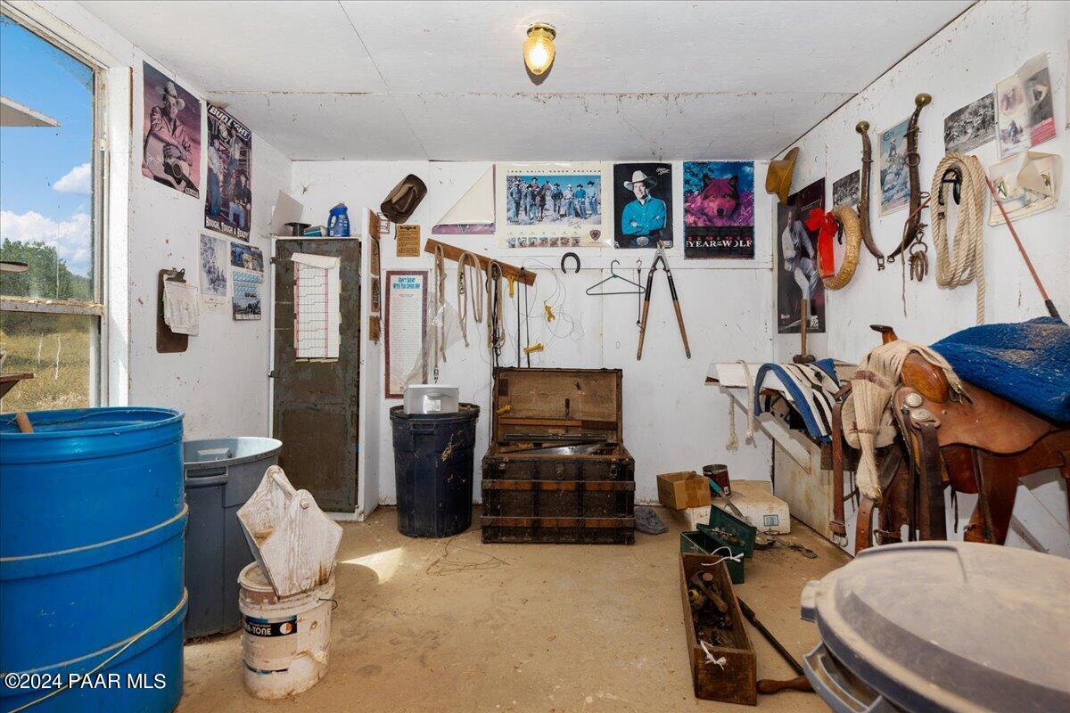 4540 West Old Stage Road Prescott, AZ 86305 - Photo 33 of 42 33-Tack Room