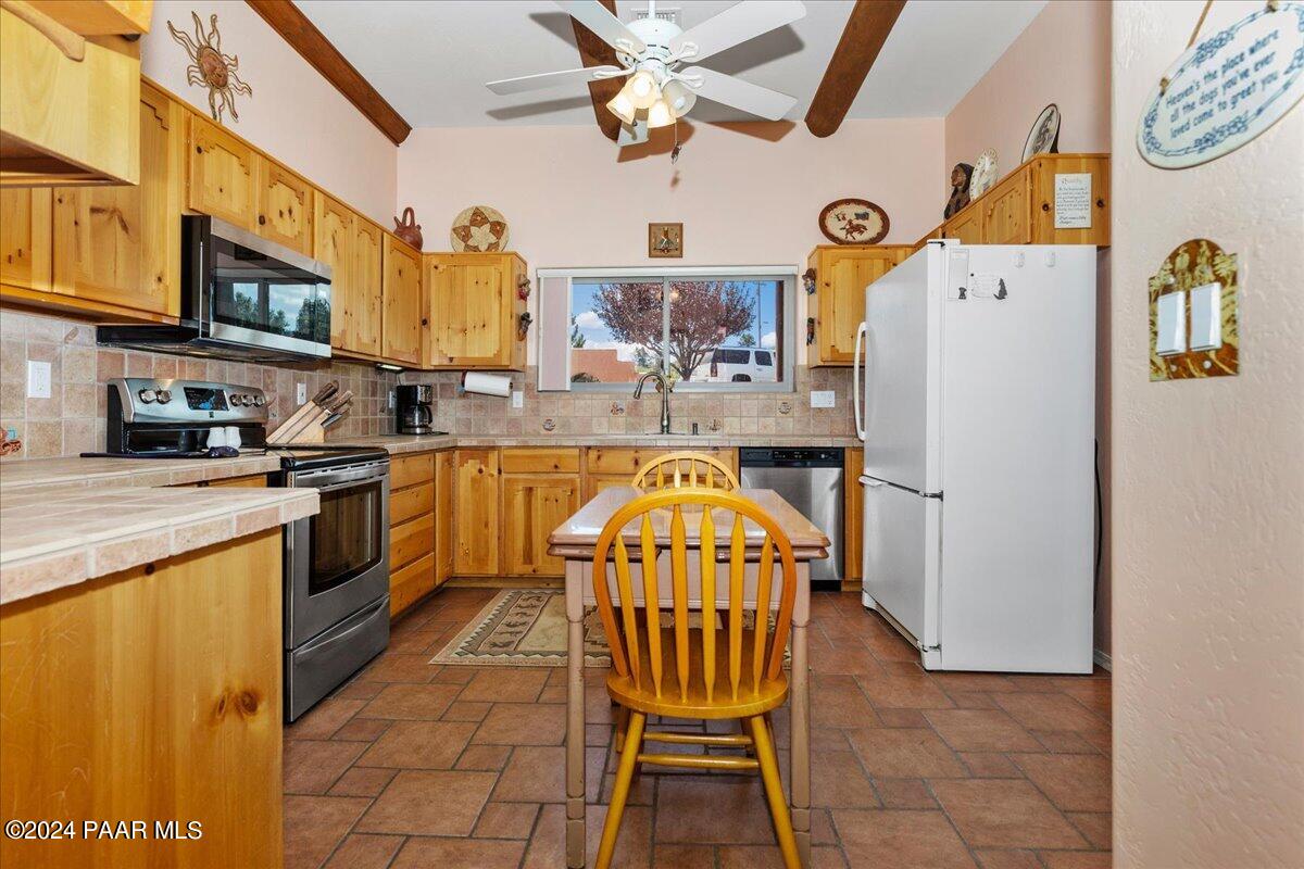 4540 West Old Stage Road Prescott, AZ 86305 - Photo 9 of 42 09-Kitchen