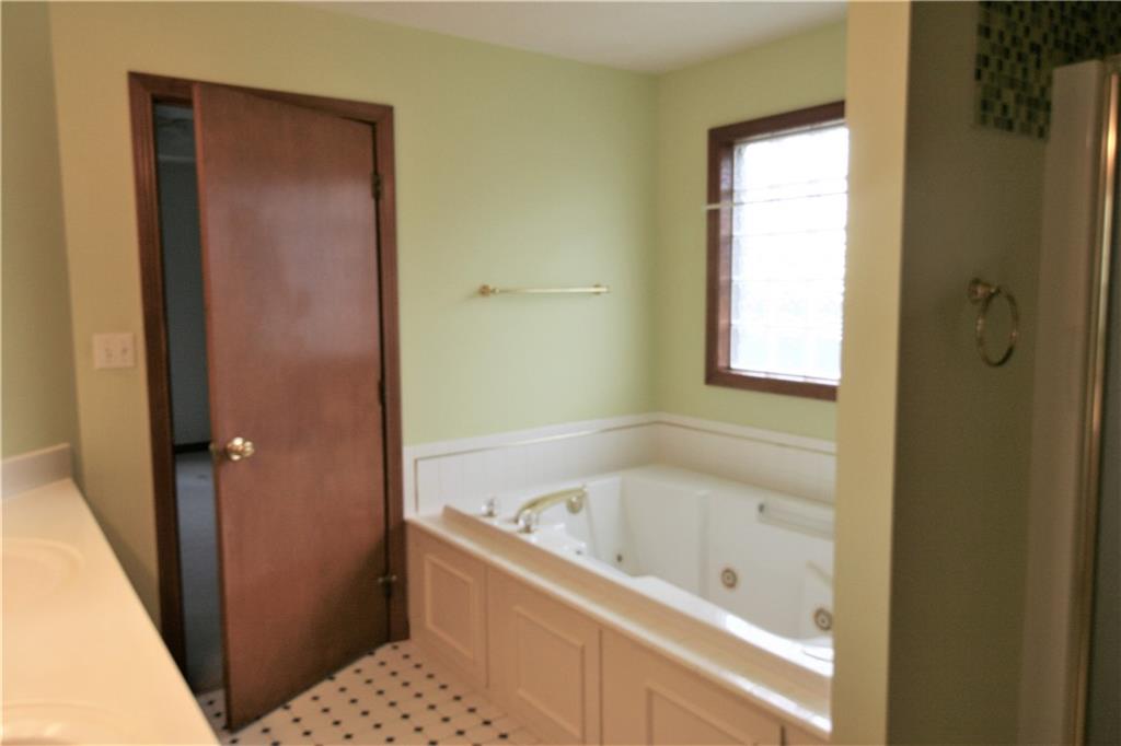 826 Stewart Road Anderson, IN 46012 - Photo 12 of 21 Gallery Image 12