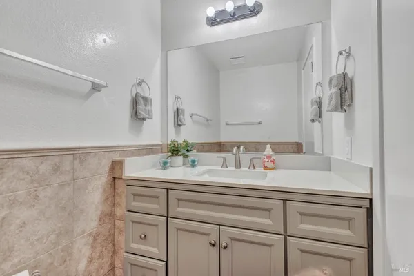 $372,000 | 61 Parrott Street, Vallejo, CA 94590