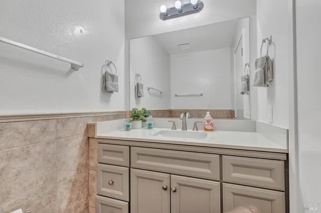 $372,000 | 61 Parrott Street, Vallejo, CA 94590