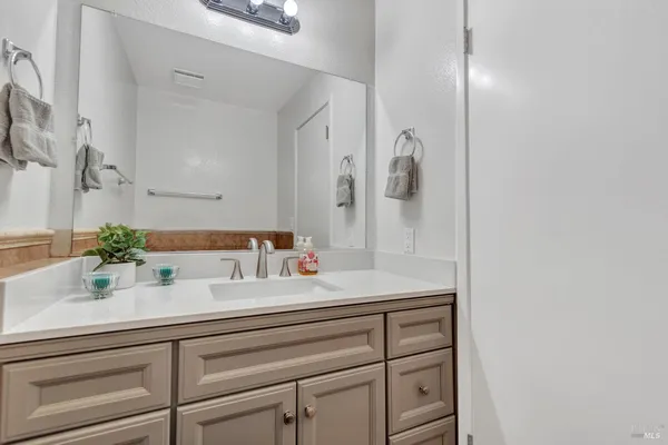 $372,000 | 61 Parrott Street, Vallejo, CA 94590