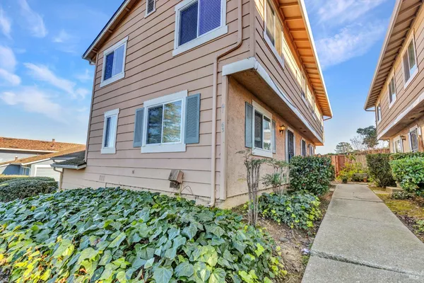 $372,000 | 61 Parrott Street, Vallejo, CA 94590
