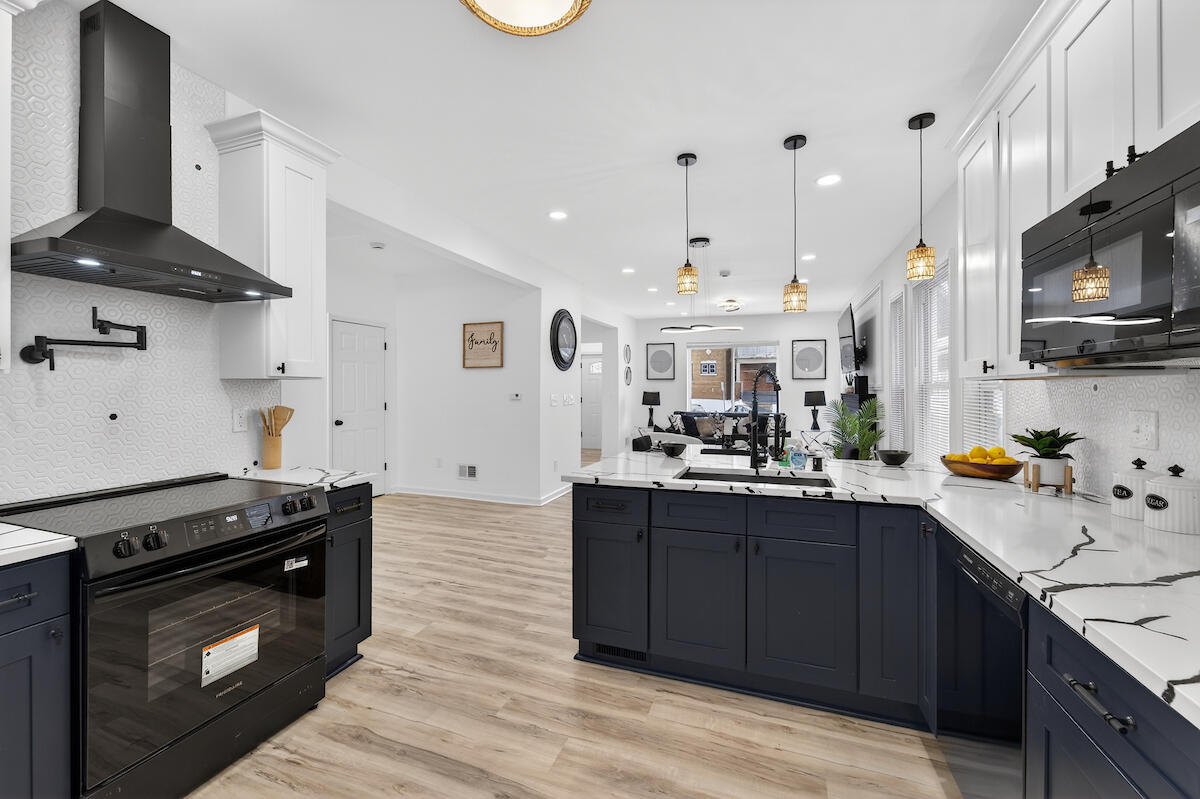 445 North 39th Street Milwaukee, WI 53208 - Photo 12 of 34 003