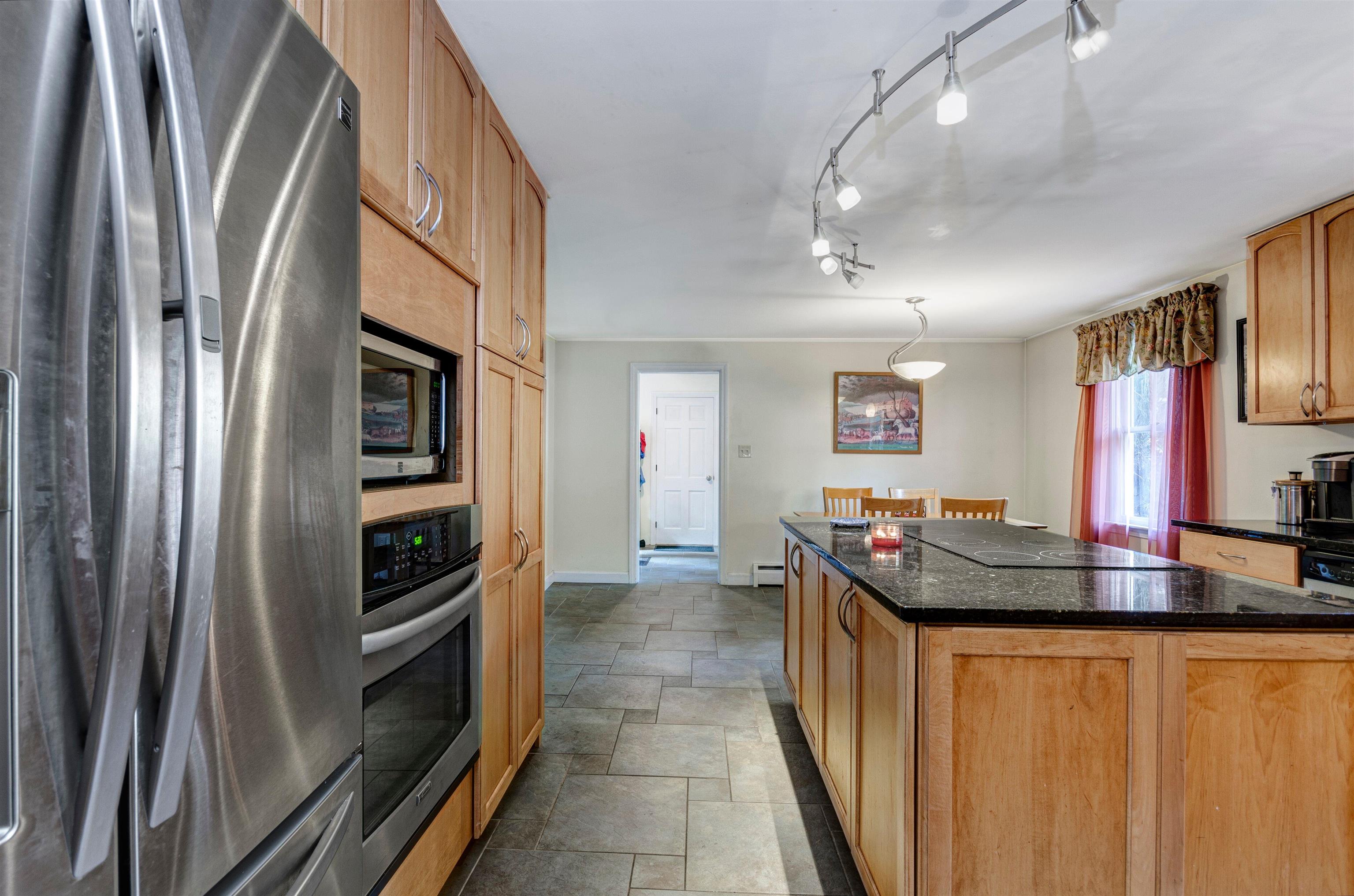 12 Ridgewood Drive Bow, NH 03304 - Photo 3 of 33 Gallery Image 3
