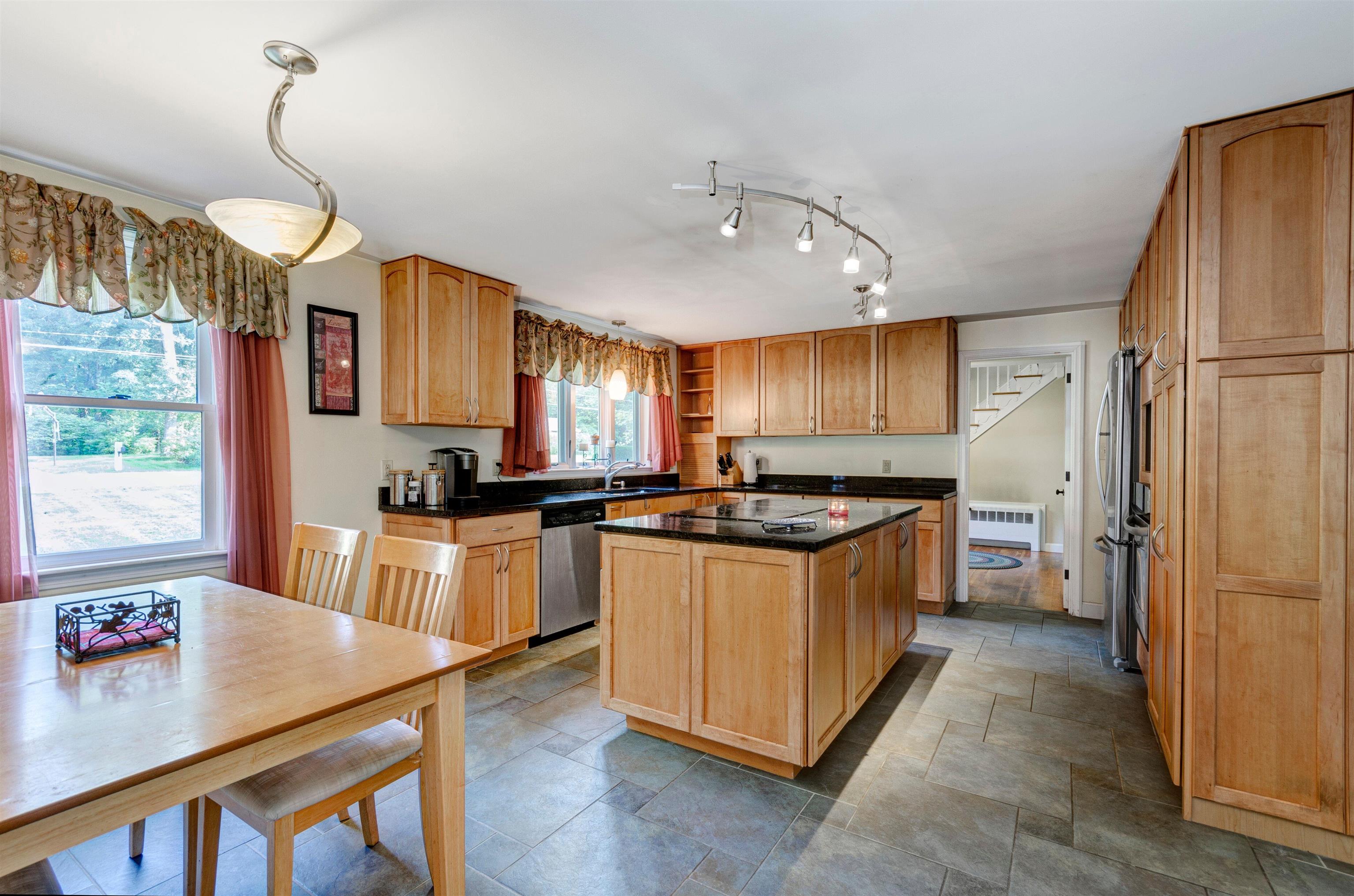 12 Ridgewood Drive Bow, NH 03304 - Photo 5 of 33 Gallery Image 5