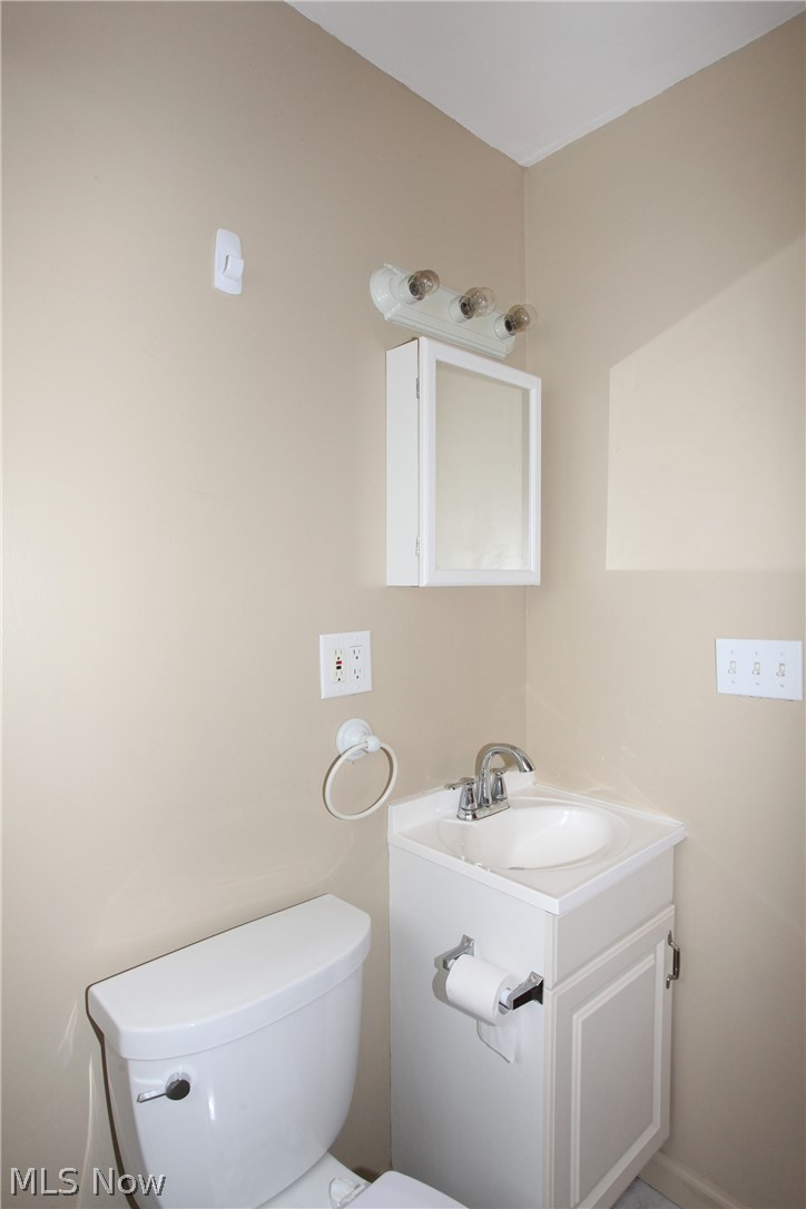 5943 Broadview Road Parma, OH 44134 - Photo 14 of 28
