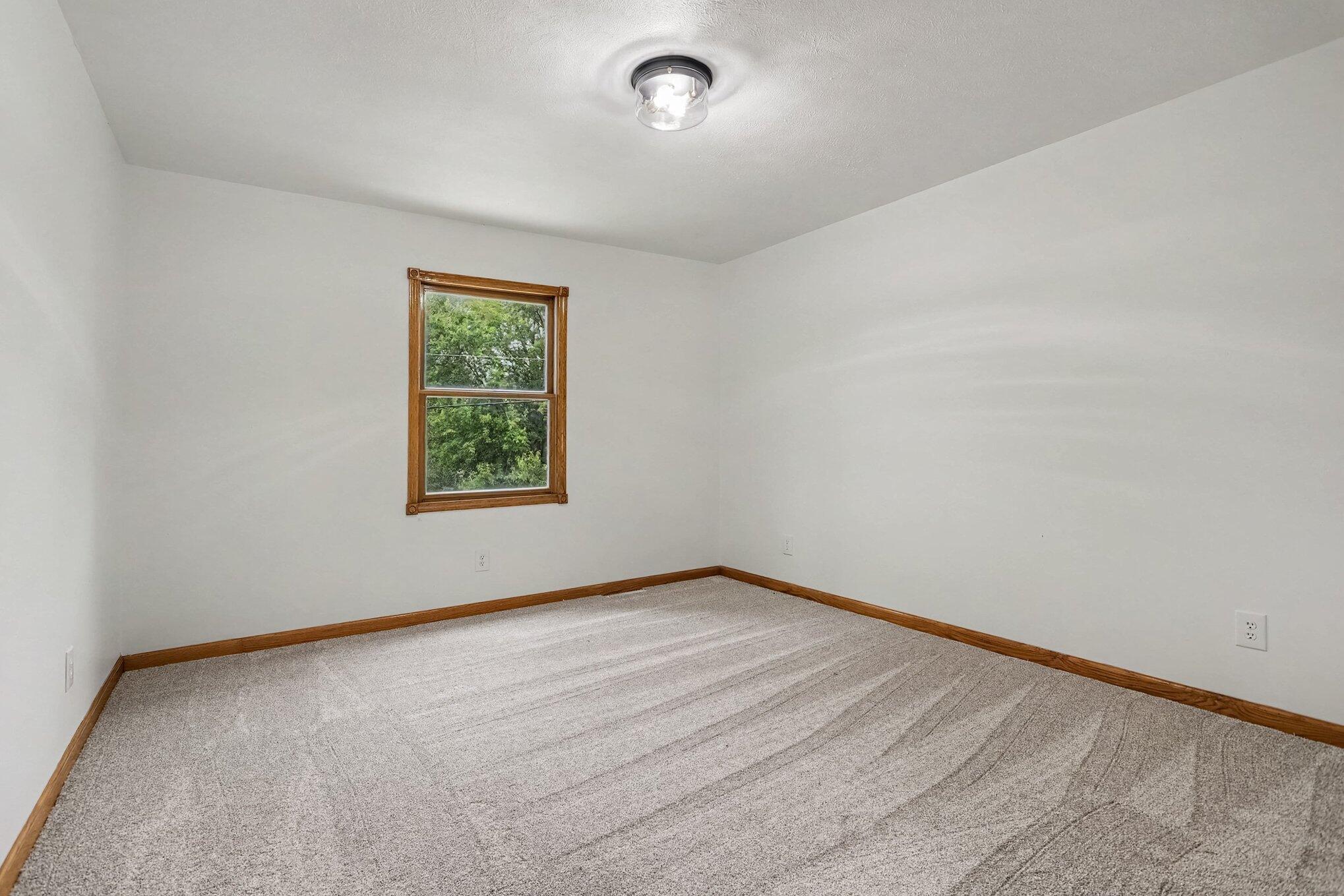 2415 Burton Road Niles, MI 49120 - Photo 24 of 36 025_file_1012