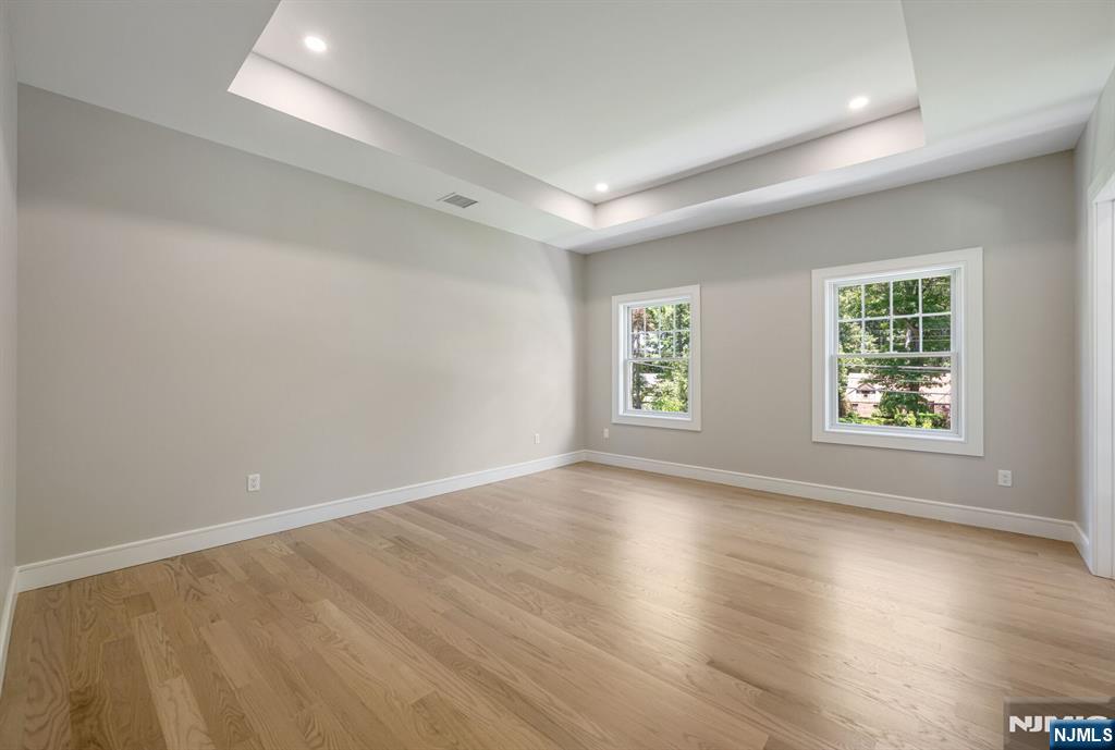 520 Clinton Avenue Wyckoff, NJ 07481 - Photo 34 of 50