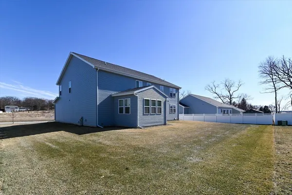 $799,900 | 517 Buss Road, Cottage Grove, WI 53527