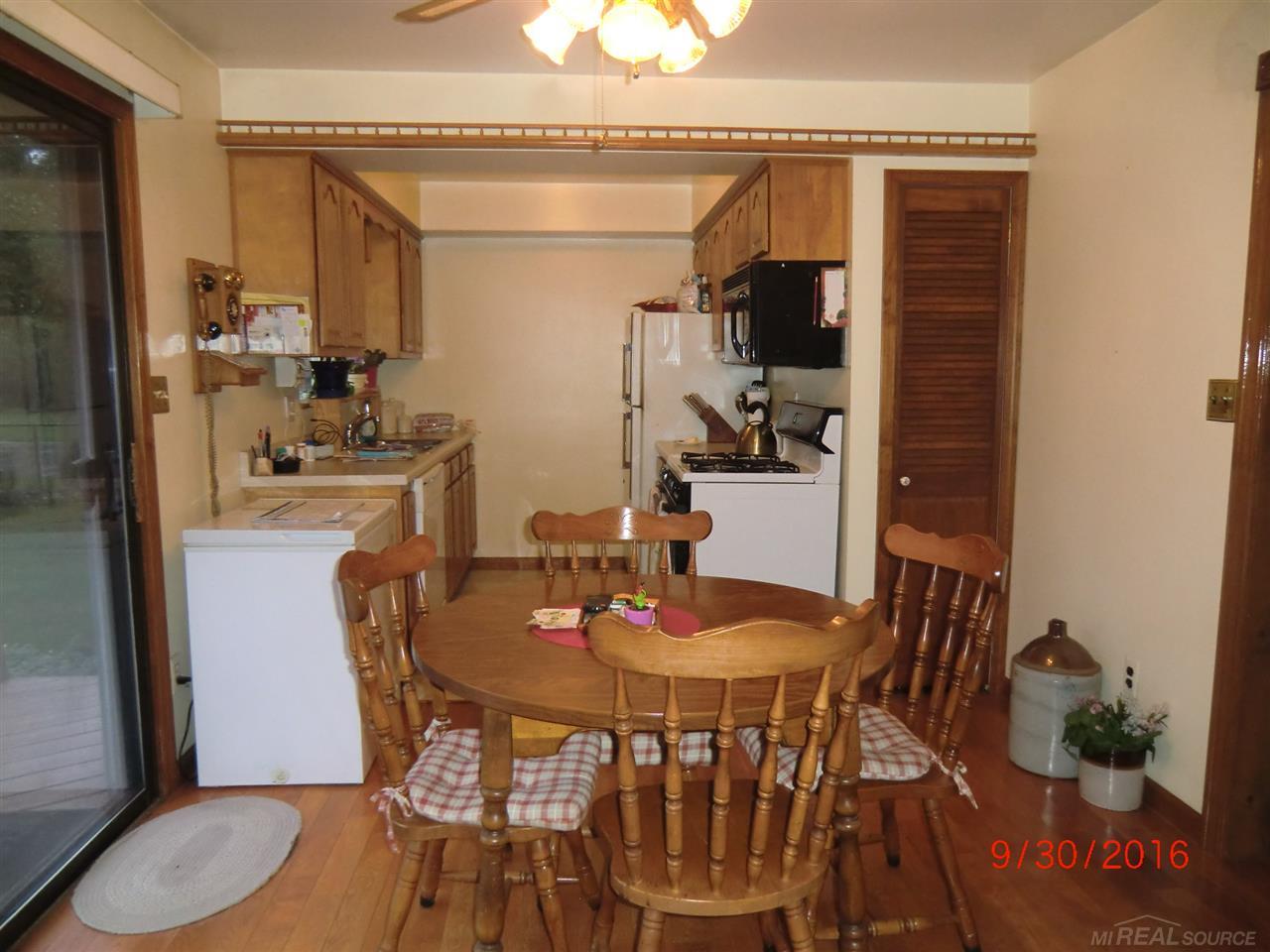3060 Hessel Avenue Rochester Hills, MI 48307 - Photo 4 of 10