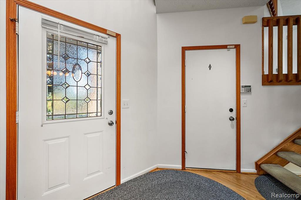6583 Ridgeview Drive Clarkston, MI 48346 - Photo 7 of 65