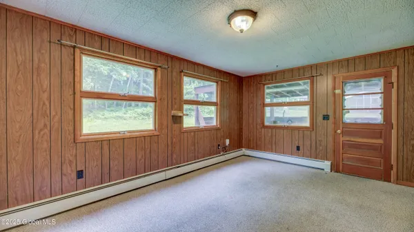 $299,000 | 2765 Highway 8, Speculator, NY 12164