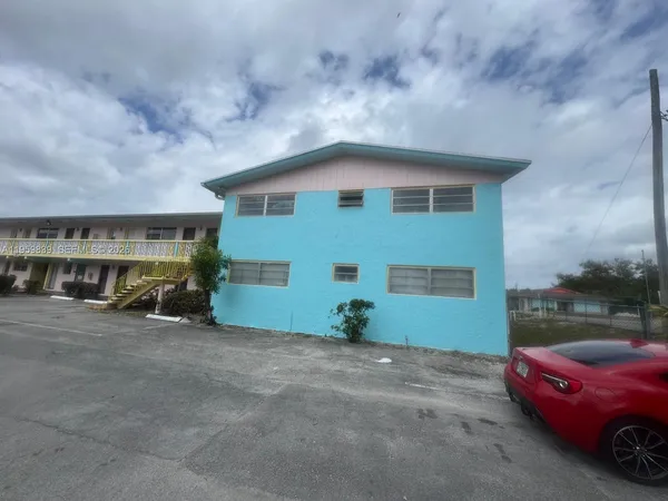 $1,500 | 285 Northeast 191st Street, Unit 2907, Miami, FL 33179