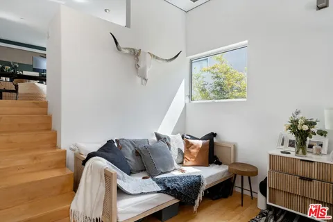 $12,000 | 720 Brooks Avenue, Venice, CA 90291