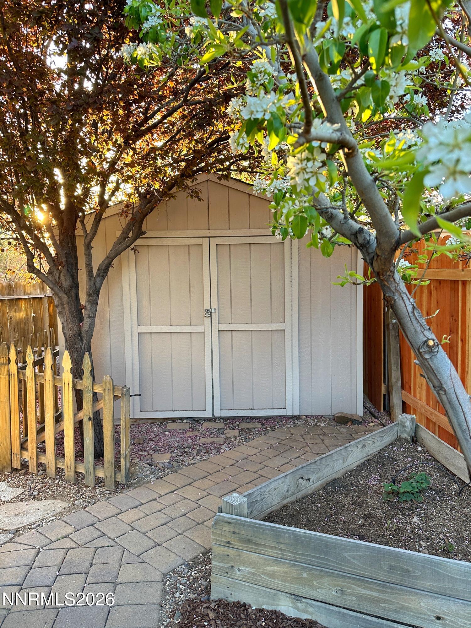 1646 Commonwealth Circle Reno, NV 89503 - Photo 7 of 32 IMG_5510