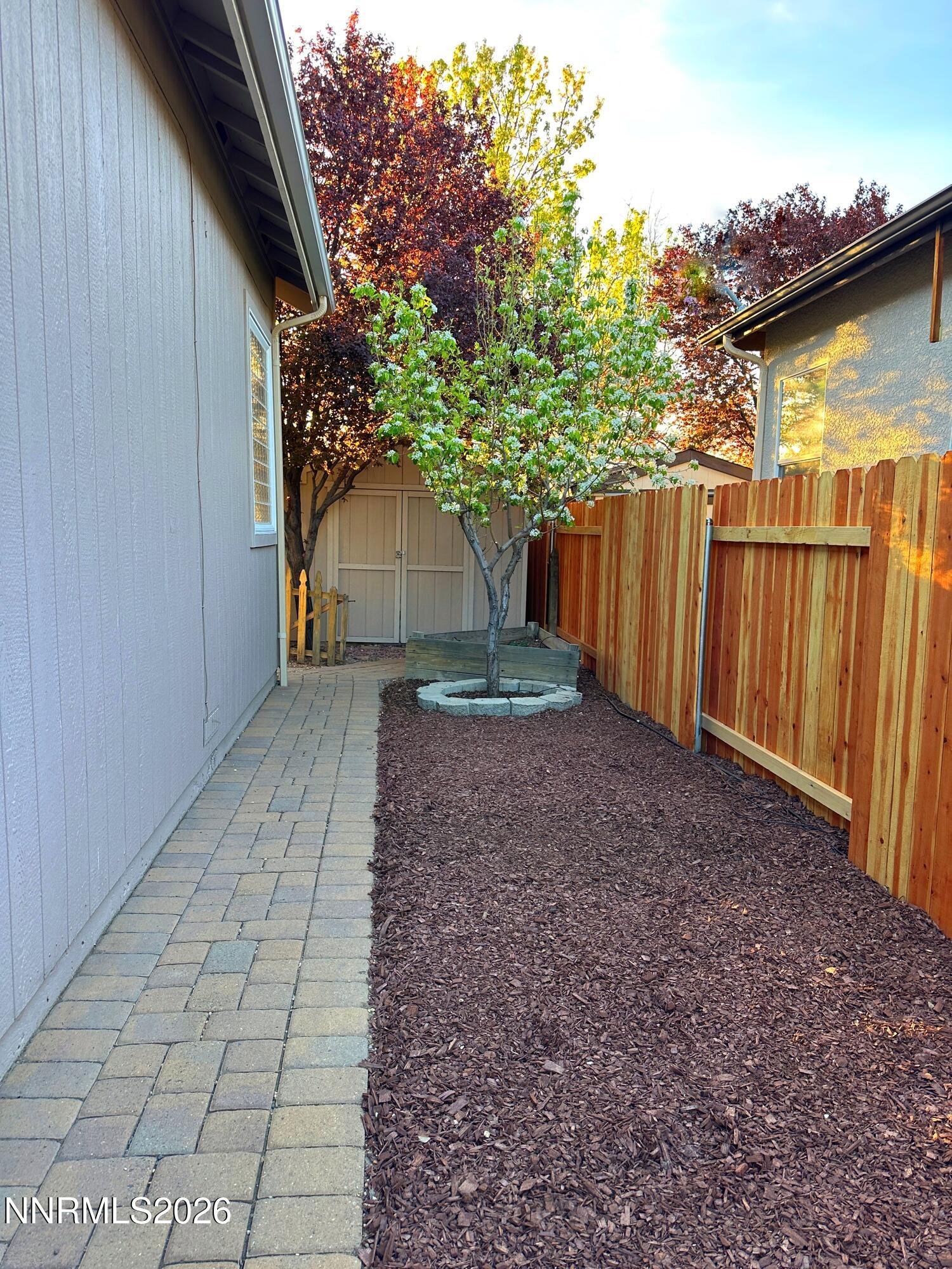 1646 Commonwealth Circle Reno, NV 89503 - Photo 8 of 32 Snapseed(2)