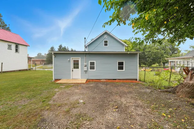 $159,900 | 1125 East Washington Street, Muncie, IN 47305