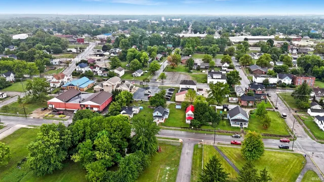 $159,900 | 1125 East Washington Street, Muncie, IN 47305