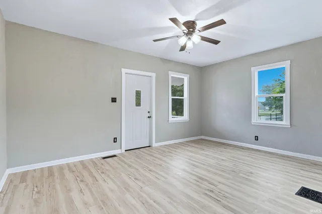 $159,900 | 1125 East Washington Street, Muncie, IN 47305