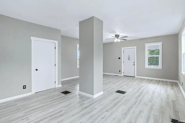 $159,900 | 1125 East Washington Street, Muncie, IN 47305