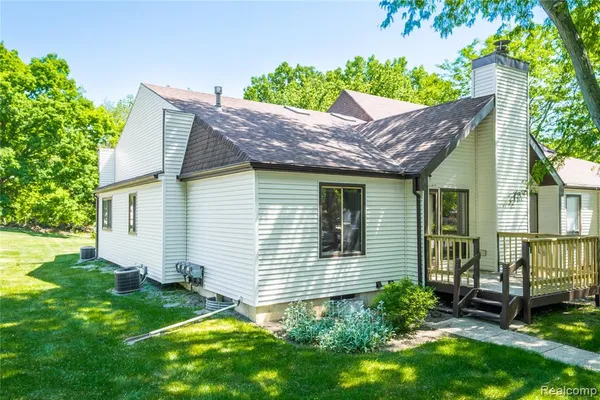 $154,900 | 2925 Staten Avenue, Unit 6, Lansing, MI 48910