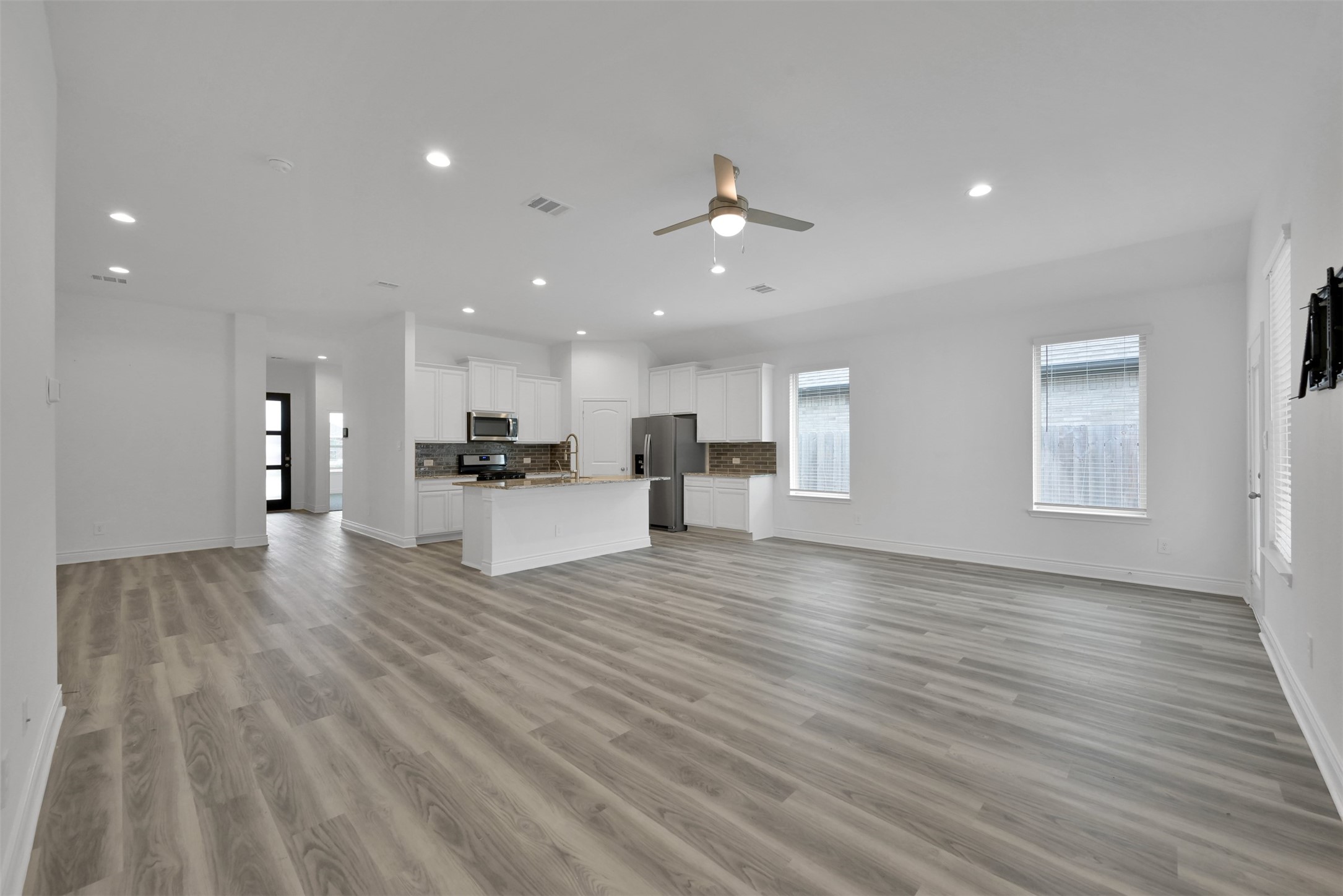 1610 Little Rabbit Court Montgomery, TX 77316 - Photo 13 of 38 Gallery Image 13
