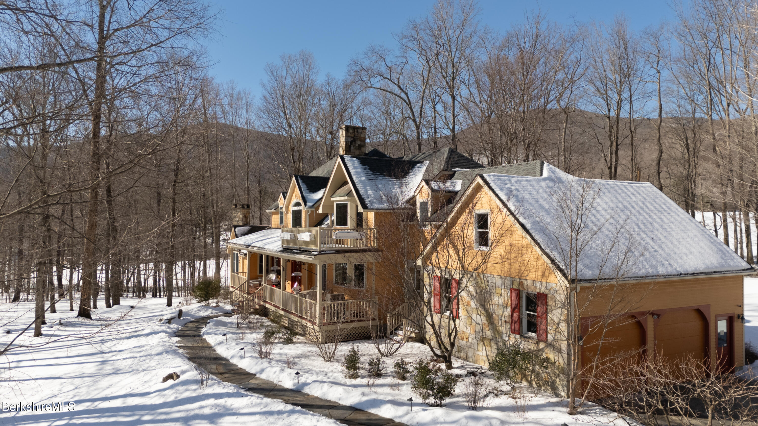 485 Oblong Road Williamstown, MA 01267 - Photo 4 of 35 sideview