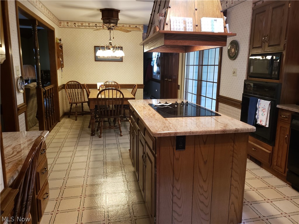 2029 Howland Wilson Road Northeast Warren, OH 44484 - Photo 3 of 15 Gallery Image 3
