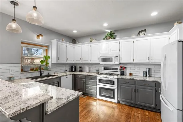 $435,000 | 3208 Tepee Court, Independence, MO 64057