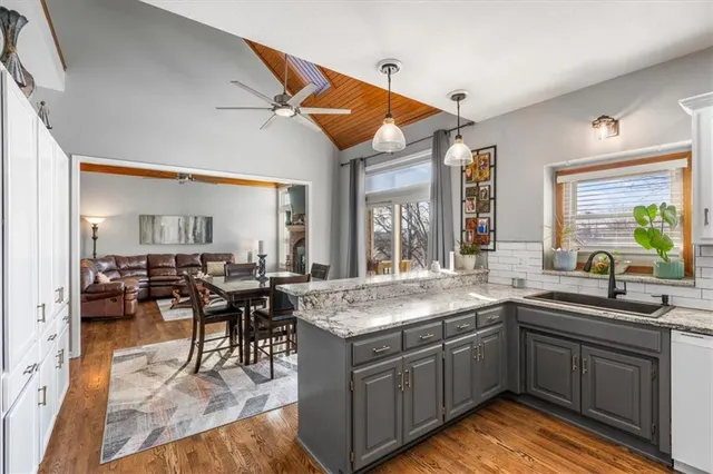 $435,000 | 3208 Tepee Court, Independence, MO 64057