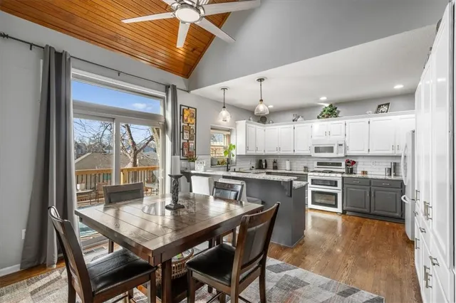 $435,000 | 3208 Tepee Court, Independence, MO 64057