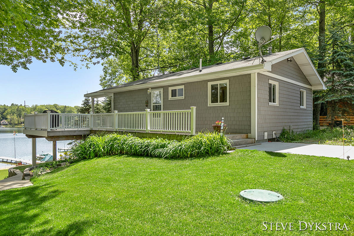 6973 North Maple Ridge Circle Irons, MI 49644 - Photo 5 of 51 IMG_1000 (1)