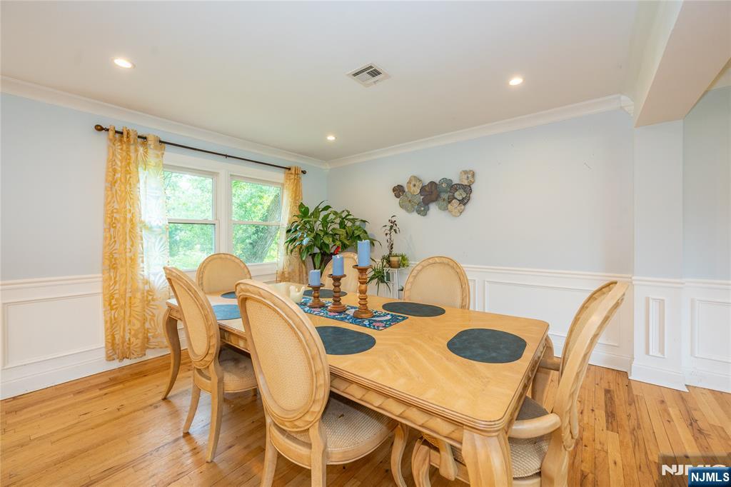 375 Queens Court Ridgewood, NJ 07450 - Photo 14 of 50